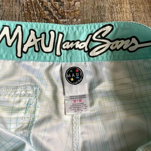 Maui & Sons Board Shorts - Picture 4 of 8
